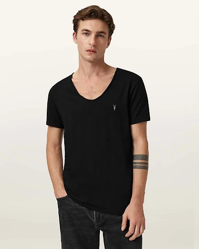 Tonic Scoop Neck Slim Ramskull T-Shirt