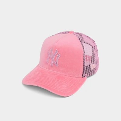New Era New York Yankees MLB Velour Trucker Hat