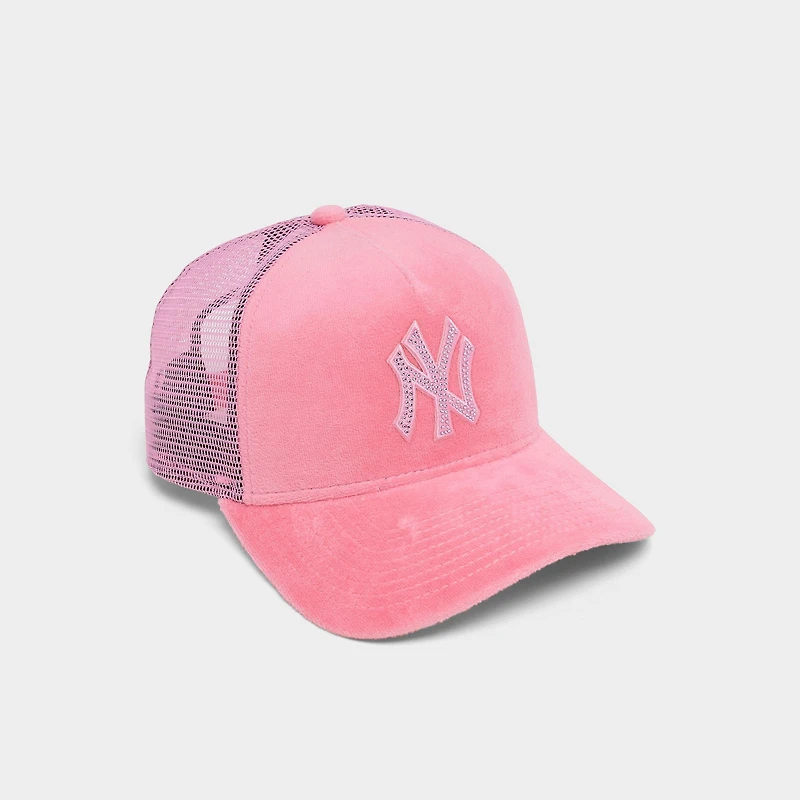 New Era New York Yankees MLB Velour Trucker Hat