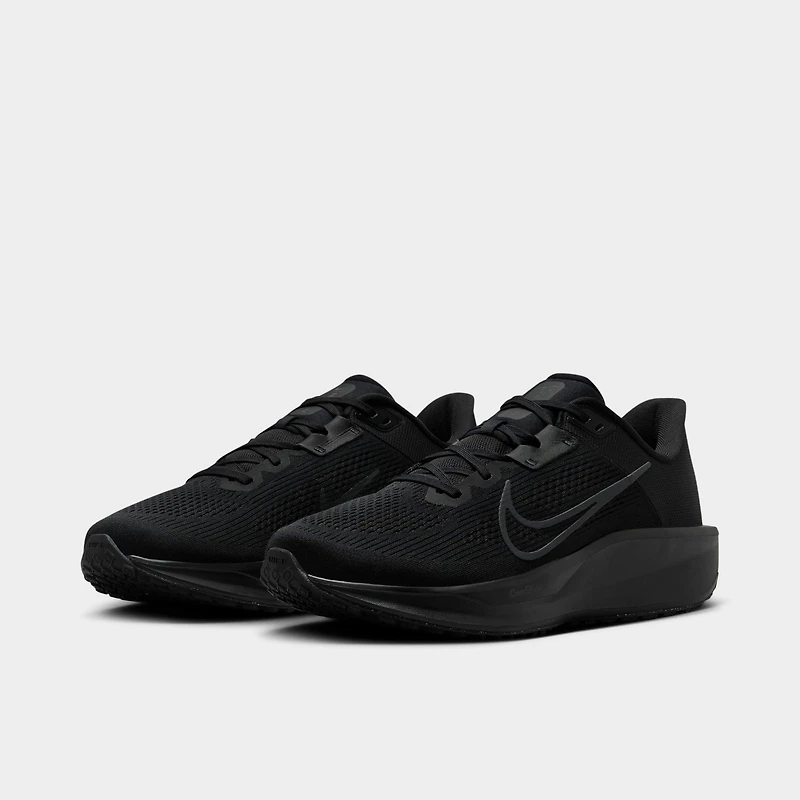 NIKE QUEST 6