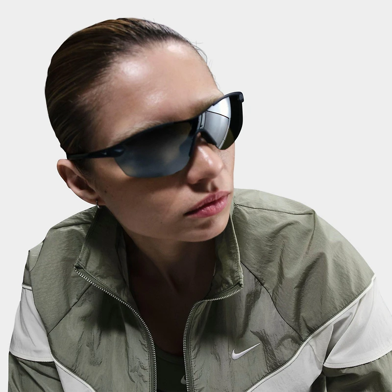 Women's Nike Windrunner Loose UV Woven Full-Zip Jacket