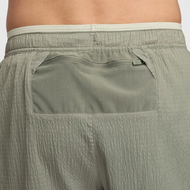 Men's Nike Stride Running Division Dri-FIT Seersucker 5" Brief-Lined Shorts