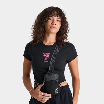 Nike Sportswear Essentials Crossbody Bag (1L)