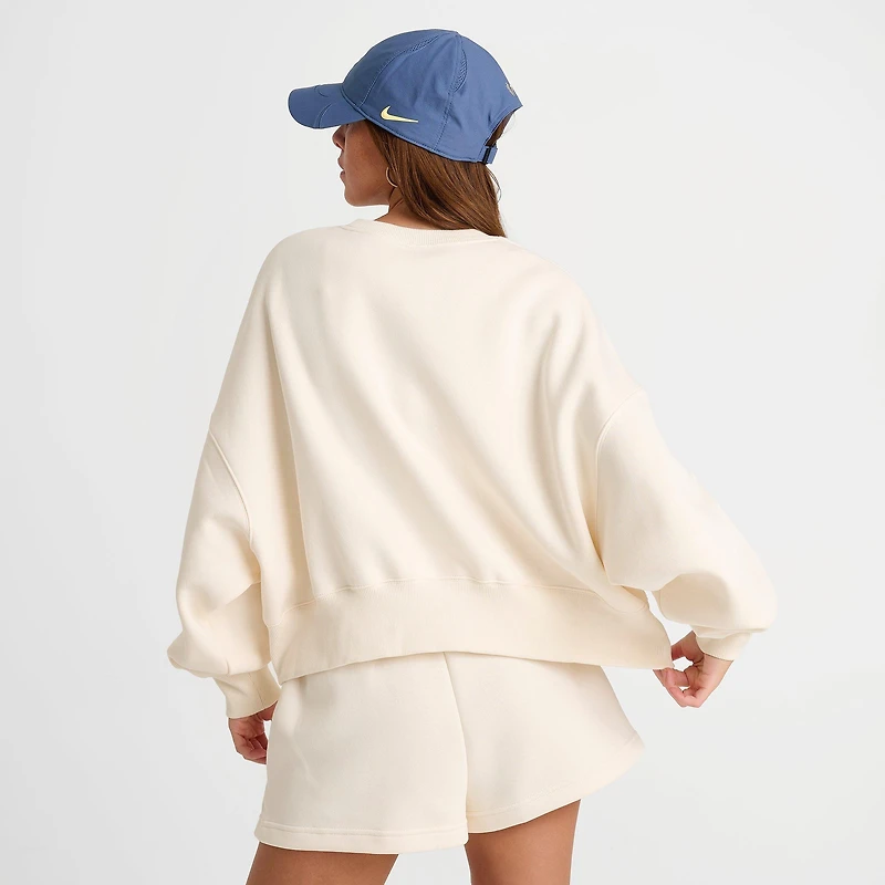 Women's Nike Tennis Court Over-Oversized Crewneck Sweatshirt