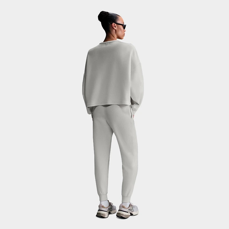 Women's Nike 24.7 ImpossiblySoft Dri-FIT Oversized Crewneck Sweatshirt