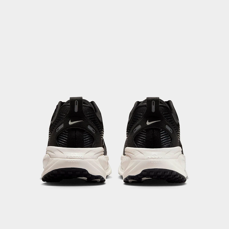 Women's Nike Vomero 18 Running Shoes (Extra Wide Width)