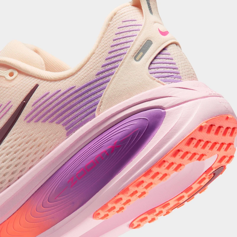 Women's Nike Vomero 18 Running Shoes (Extra Wide Width)
