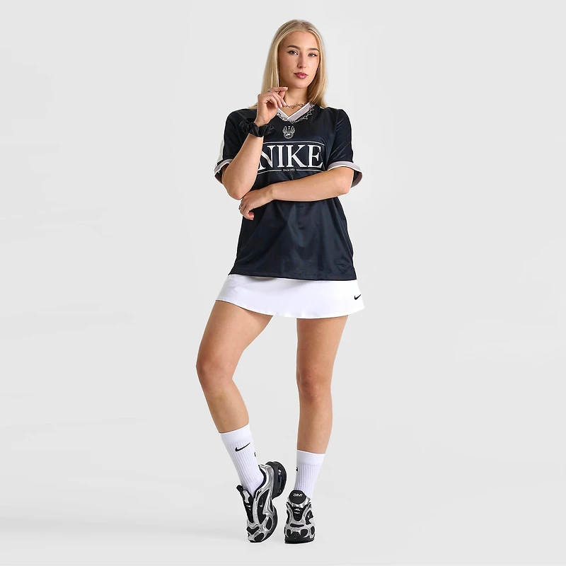 Women's Nike Sportswear V-Neck Jersey T-Shirt