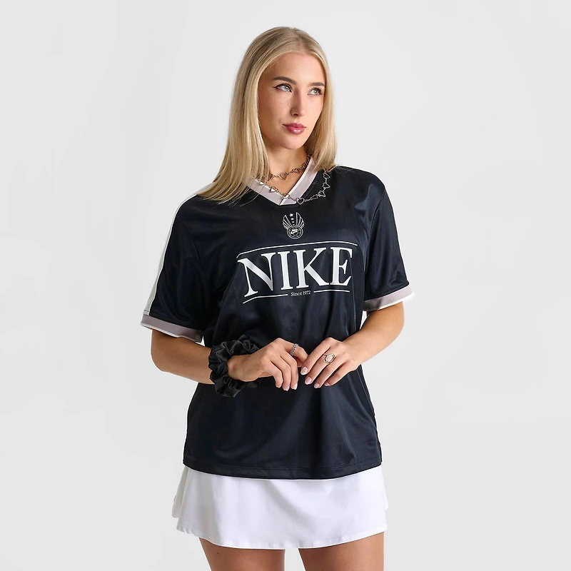 Women's Nike Sportswear V-Neck Jersey T-Shirt