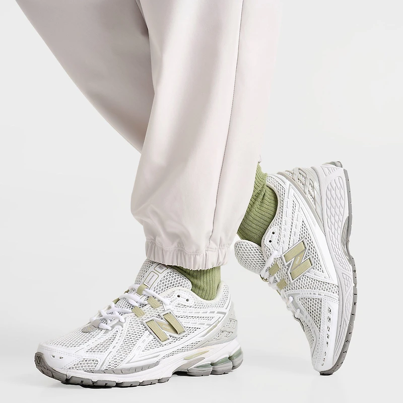 Women's New Balance Athletics Stretch Woven Jogger Pants