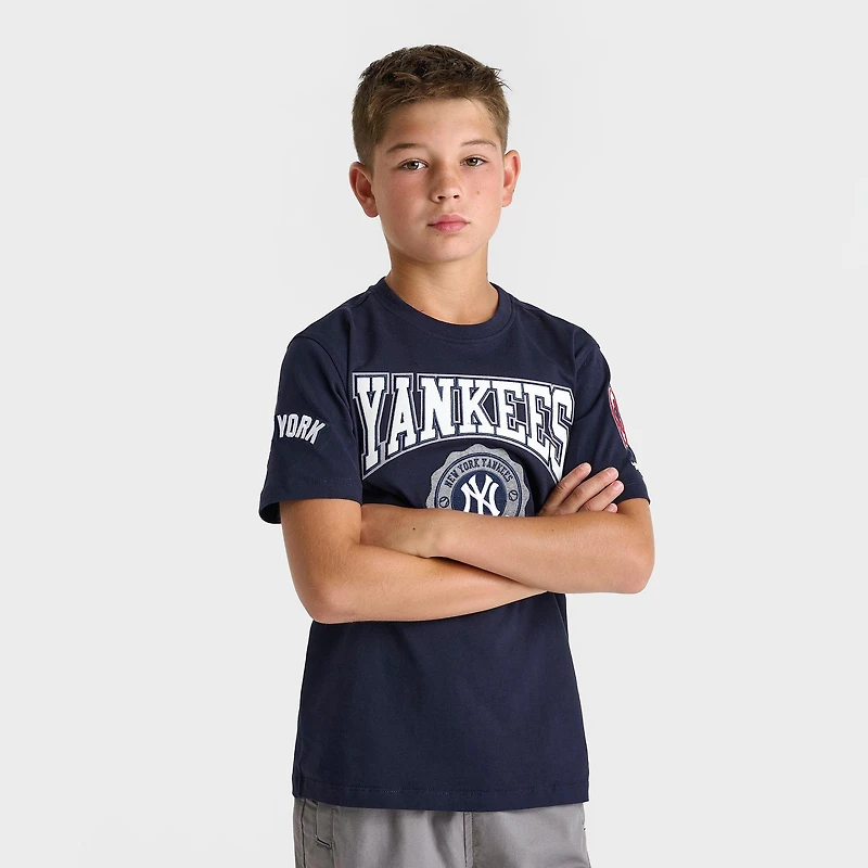 Big Kids' Pro Standard New York Yankees MLB Emblem T-Shirt