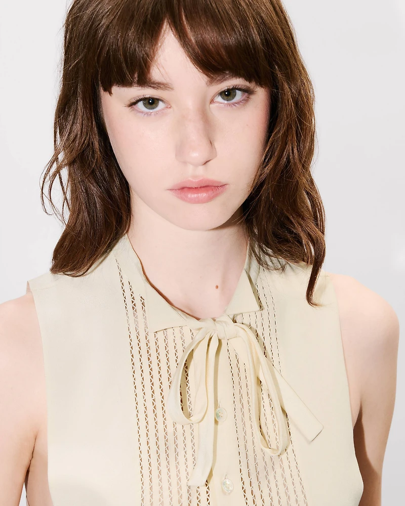 Plastron top silk