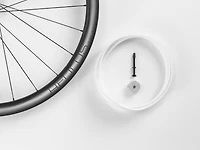 Bontrager Aeolus RSL TLR Disc Road Wheel