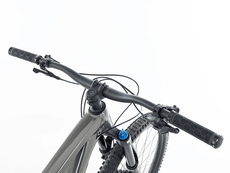 Slash 8 Gen 6 - 2025, Medium