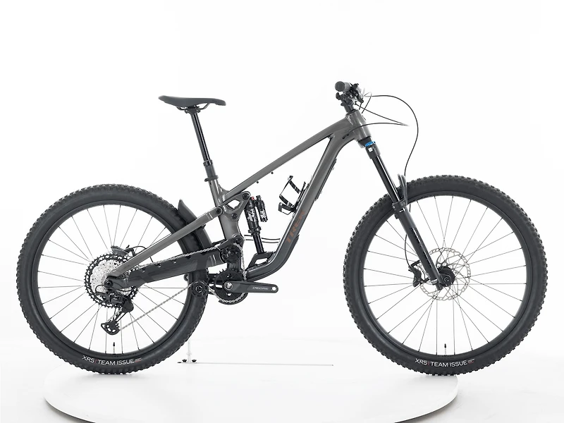 Slash 8 Gen 6 - 2025, Medium