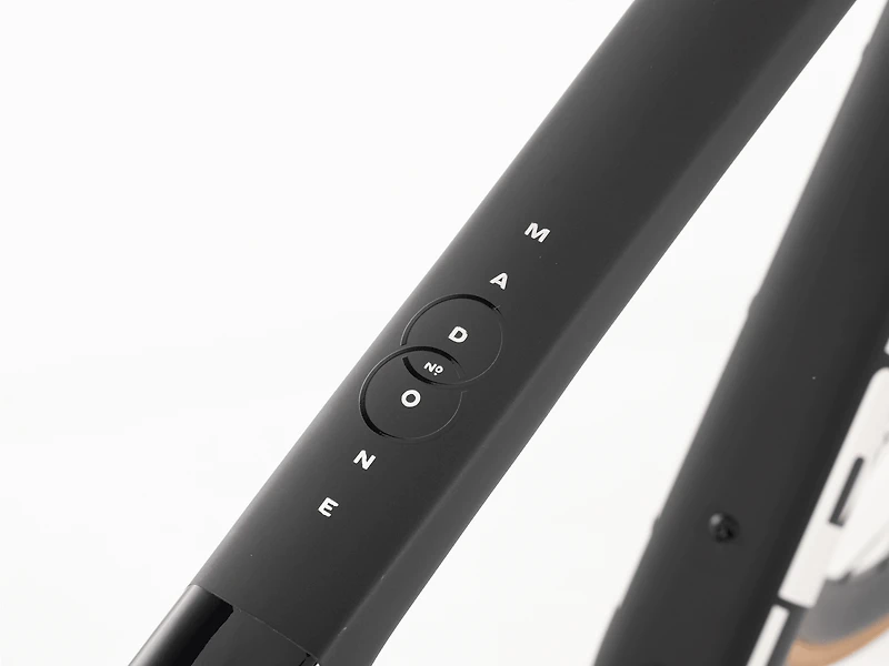 Madone SL 6 AXS Gen 8 - 2025, Medium