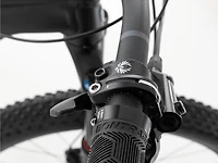 Stache 7 - 2024, Medium