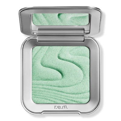r.e.m. beauty Interstellar Highlighter Topper
