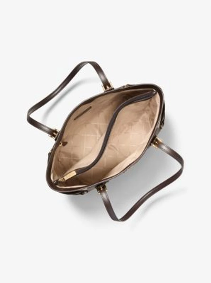 Voyager Signature logo