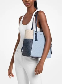 Voyager Signature logo