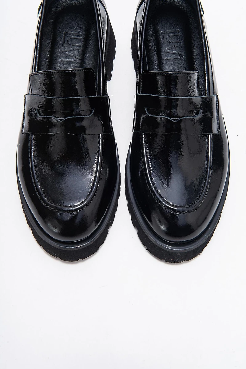Forever & Always Womens Vionel Leather Loafer