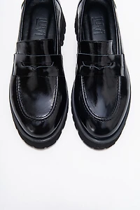 Forever & Always Womens Vionel Leather Loafer