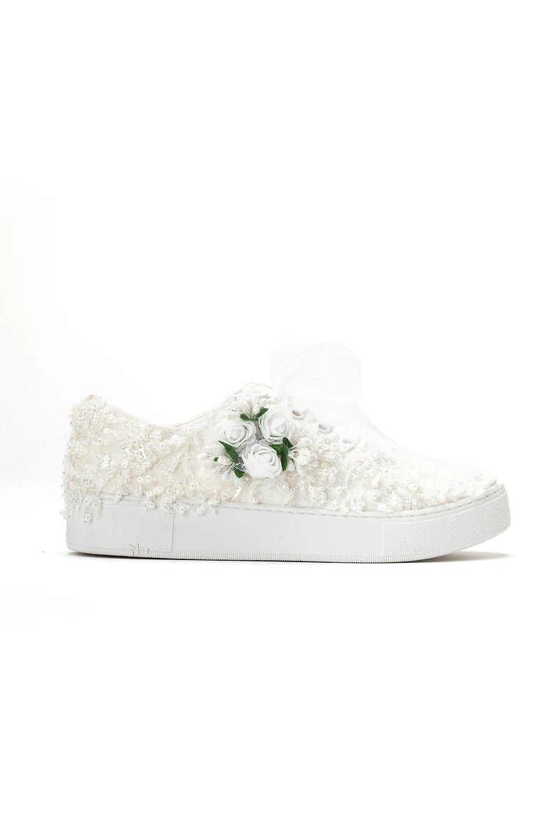 Forever & Always Womens Rosalie Flower Bridal Sneaker