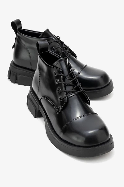 Prologue Shoes Womens Lagom Patent Boot