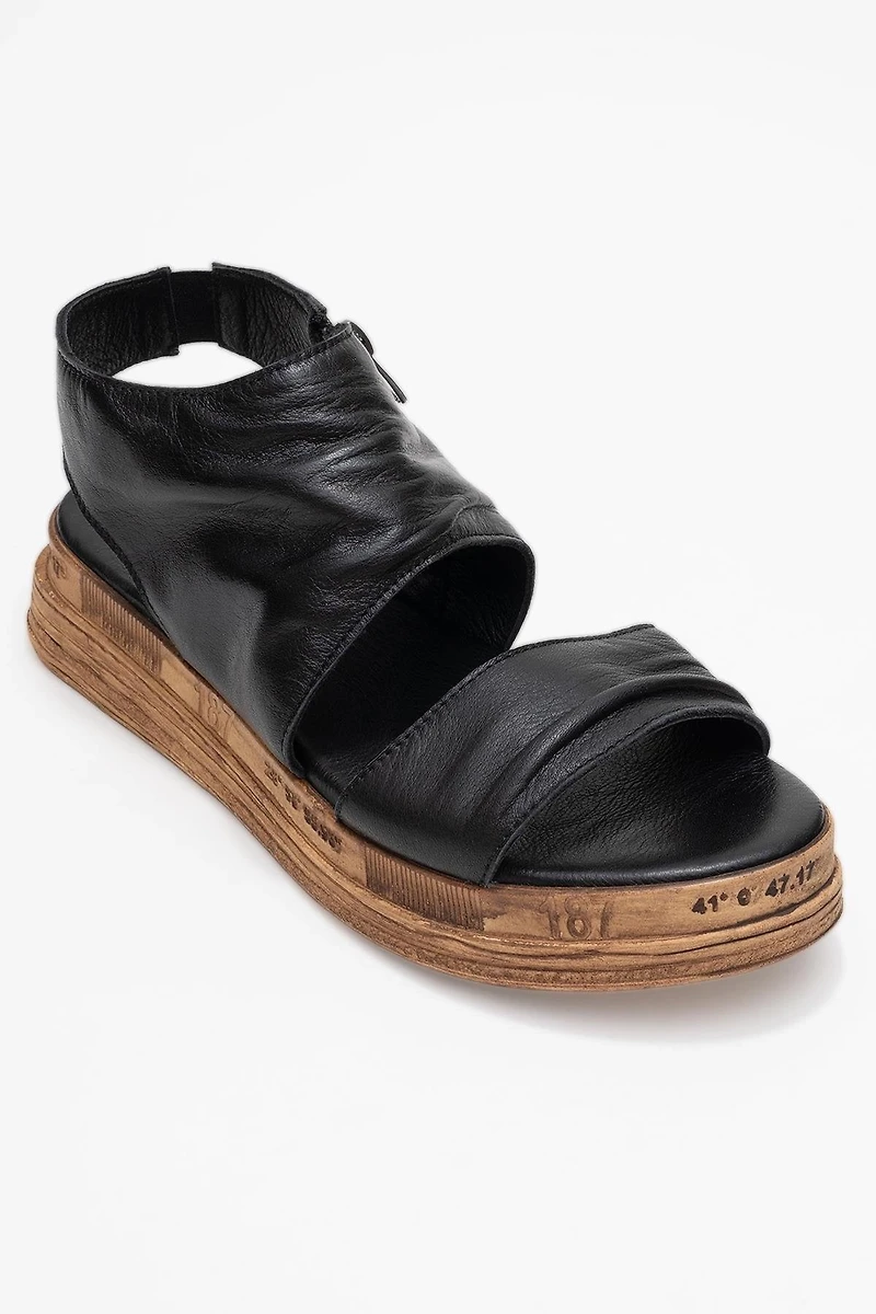 Forever & Always Womens Lunas Leather Side-Zip Flat Heel Sandals