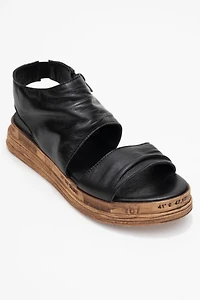 Forever & Always Womens Lunas Leather Side-Zip Flat Heel Sandals