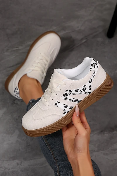 Threaded Pear Women's Samantha Lace Up Casual Shoes