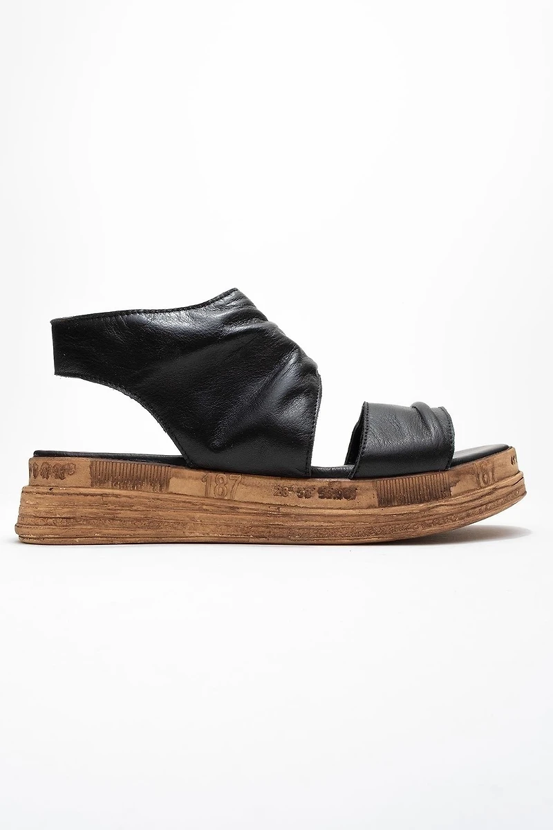 Forever & Always Womens Lunas Leather Side-Zip Flat Heel Sandals