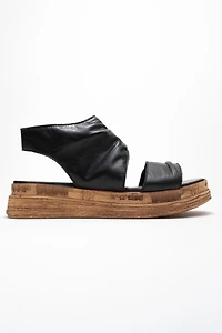Forever & Always Womens Lunas Leather Side-Zip Flat Heel Sandals