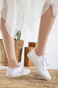Forever & Always Womens Peyton Floral Lace Bridal Sneakers