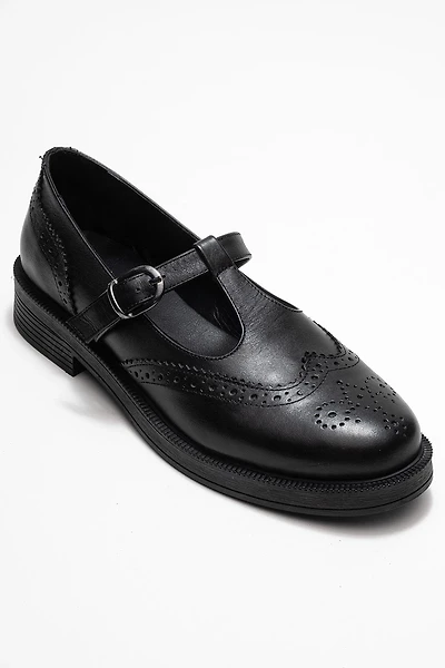 Forever & Always Womens Janney Leather Strap Loafers