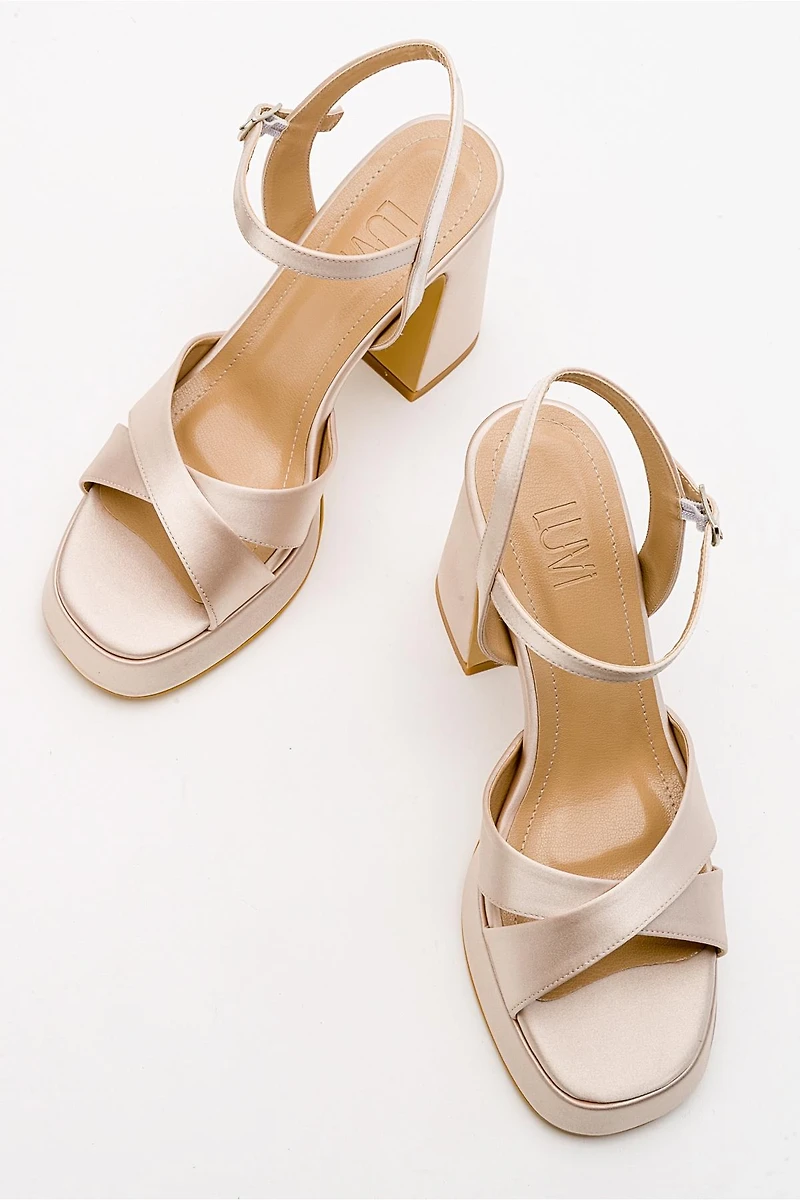 Forever & Always Womens Yvonne Platform Sandals