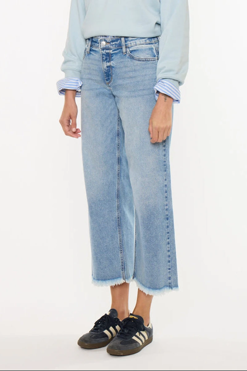 KanCan Women's Essentials Mid Rise Crop Wide Jeans Mal