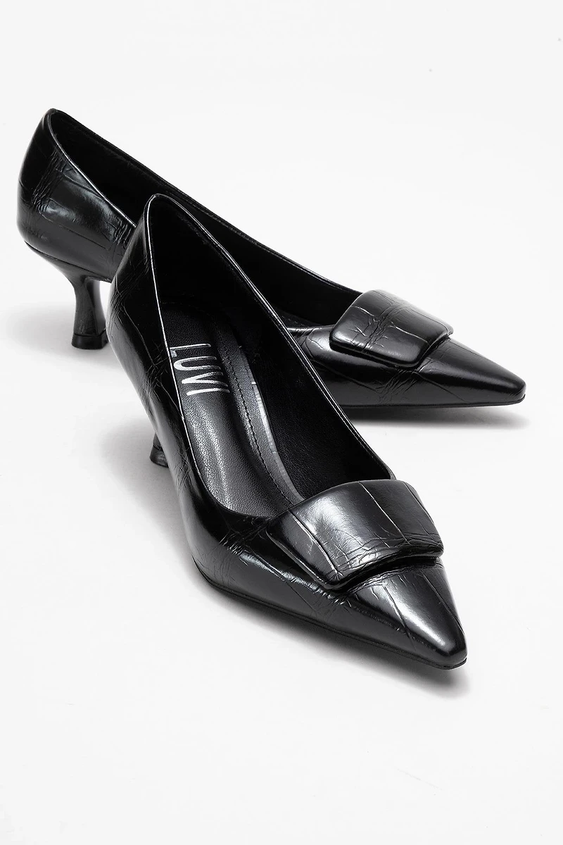 Prologue Shoes Womens Marcia Buckle Pointed Toe Pump