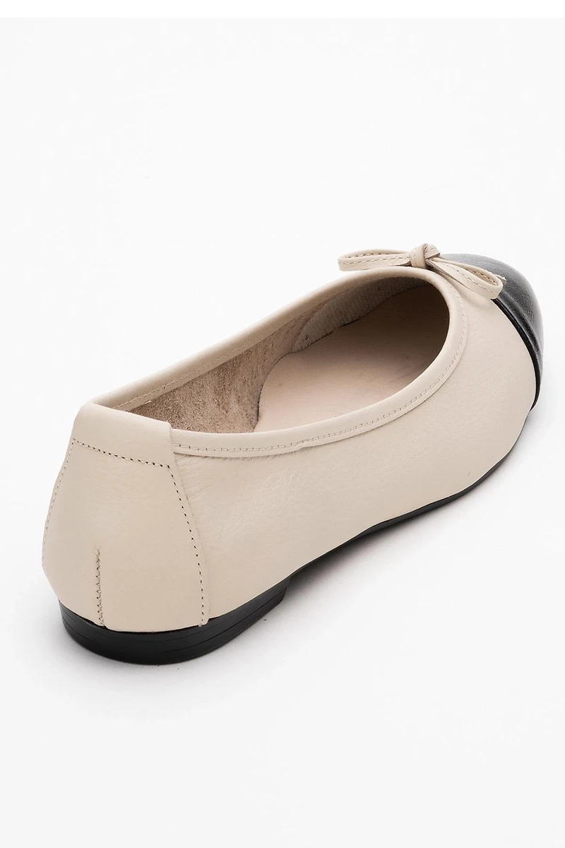 Forever & Always Womens Rayne Cap Toe Leather Ballet Flats