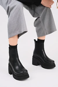 Prologue Shoes Womens Antwerp Chelsea Boot