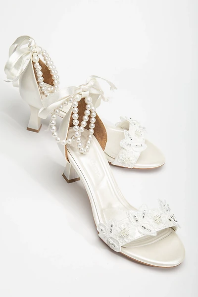 Forever & Always Womens Dawn Lace Sandals with Pearls
