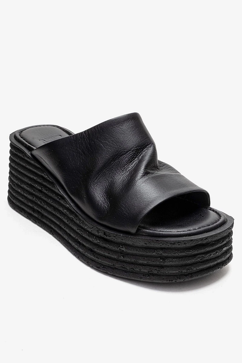 Forever & Always Womens Marc Leather Wedge Sandals