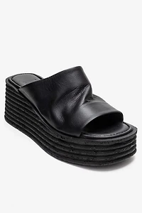 Forever & Always Womens Marc Leather Wedge Sandals