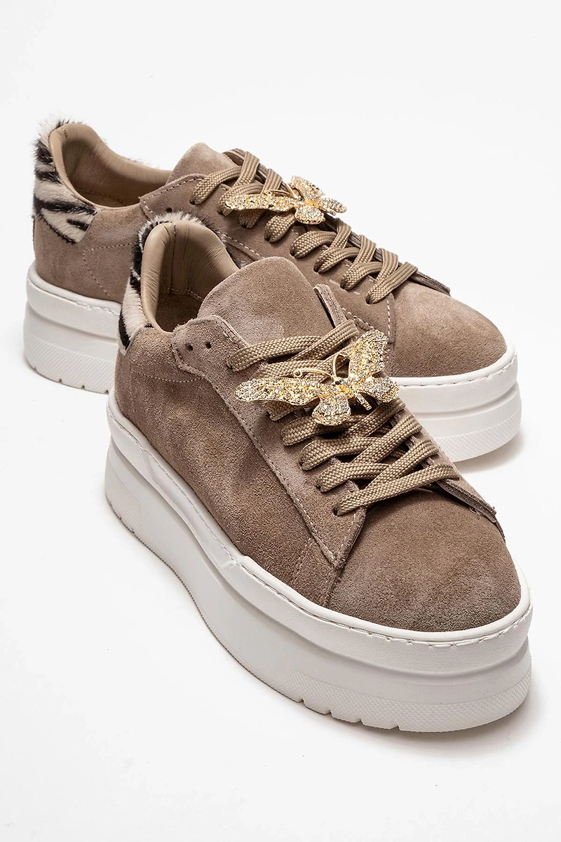 Forever & Always Womens Anda Leather Buckled Sneakers