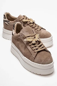 Forever & Always Womens Anda Leather Buckled Sneakers