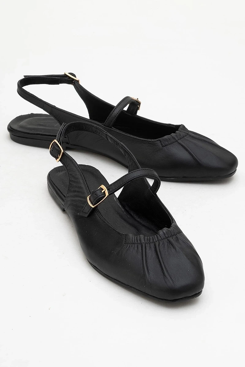 Forever & Always Womens Britney Leather Closed-Toe Sandal