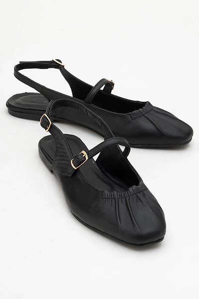 Forever & Always Womens Britney Leather Closed-Toe Sandal