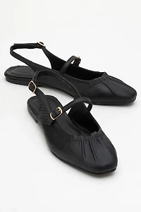 Forever & Always Womens Britney Leather Closed-Toe Sandal