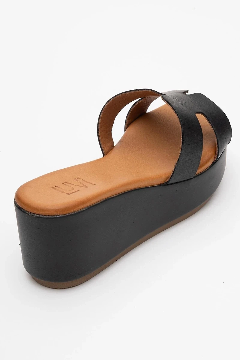 Forever & Always Womens Lia Leather Platform Sandals