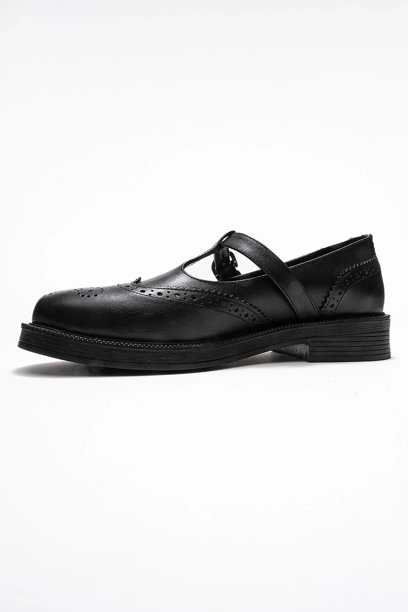 Forever & Always Womens Janney Leather Strap Loafers